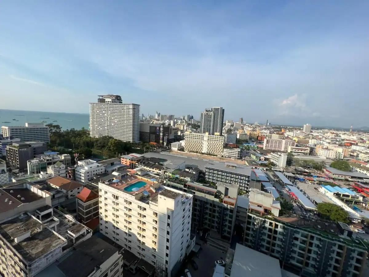 อพาร์ทเม้น Downtown Lux Fun Rooftop Pool #tb10112
