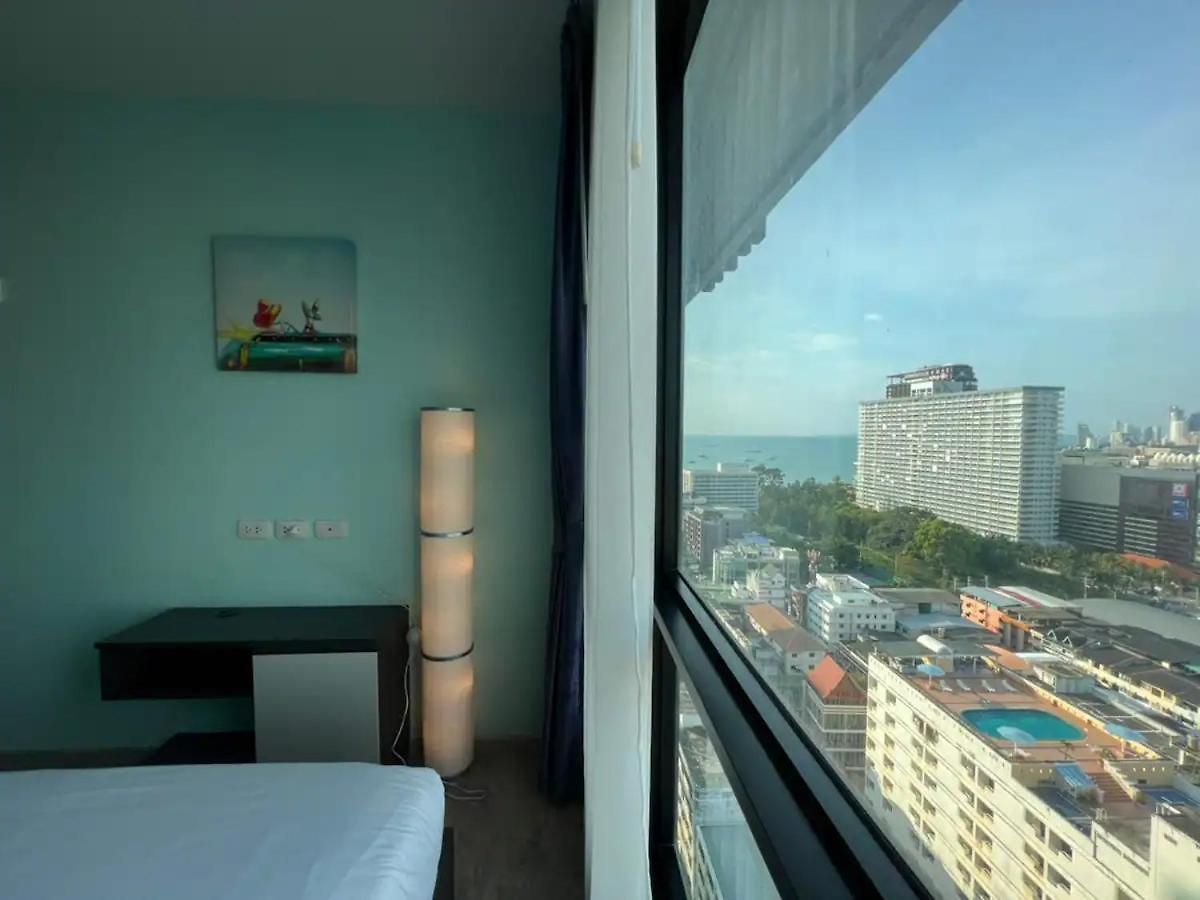 อพาร์ทเม้น Downtown Lux Fun Rooftop Pool #tb10112
