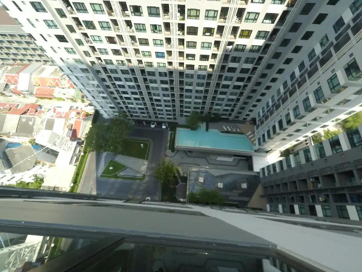 อพาร์ทเม้น Downtown Lux Fun Rooftop Pool #tb10112 *