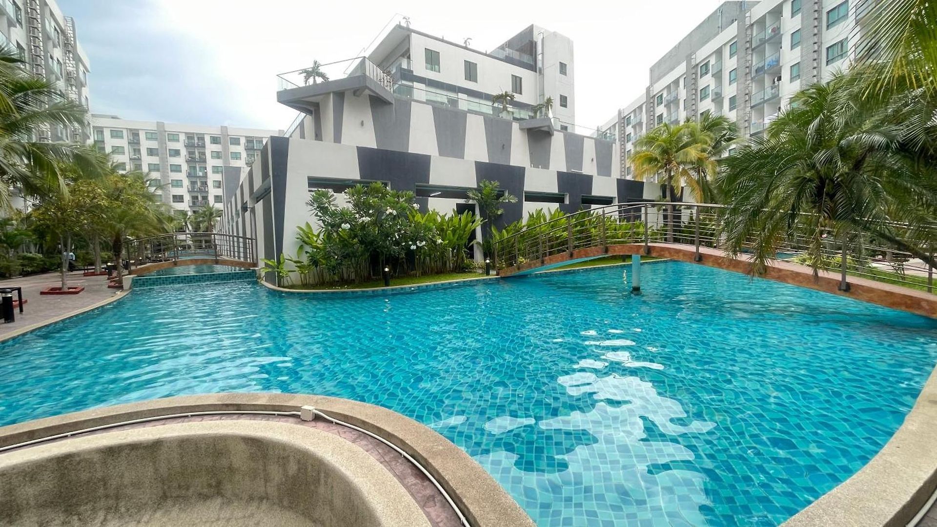 Arcadia Beach Condominium * Pattaya