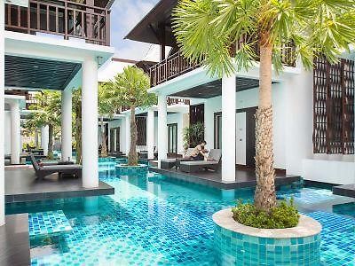 Z Through By The Zign โรงแรม Pattaya