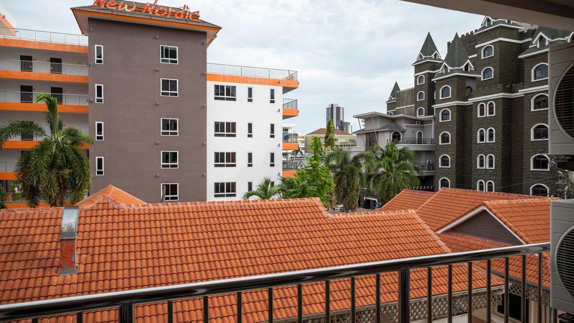 New Nordic Marcus 3 By Apartwell Apartment Pattaya