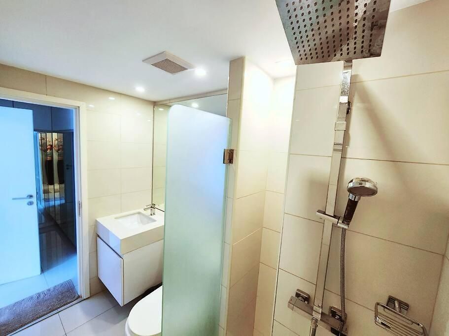 Center With Two Bedroom & Two Bathroom อพาร์ทเม้น Pattaya