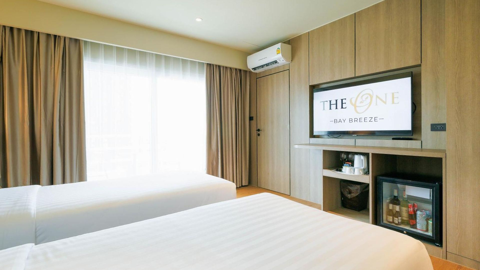 The One Bay Breeze 3*