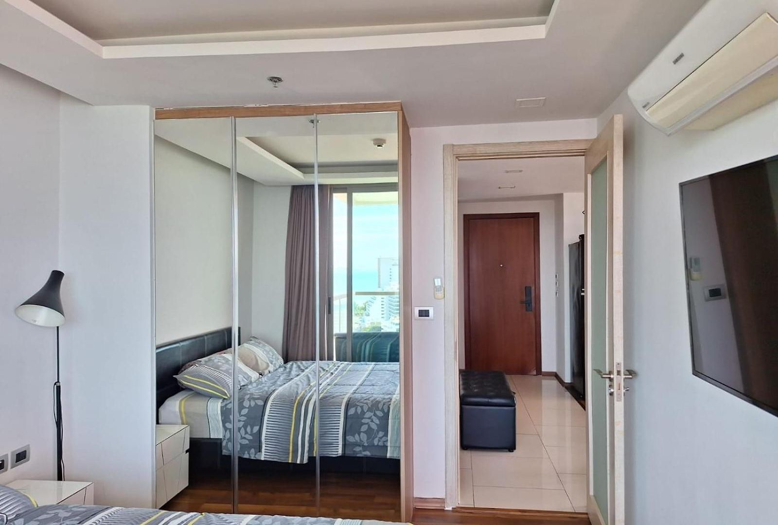 อพาร์ทเม้น The Peak Towers Sea View *