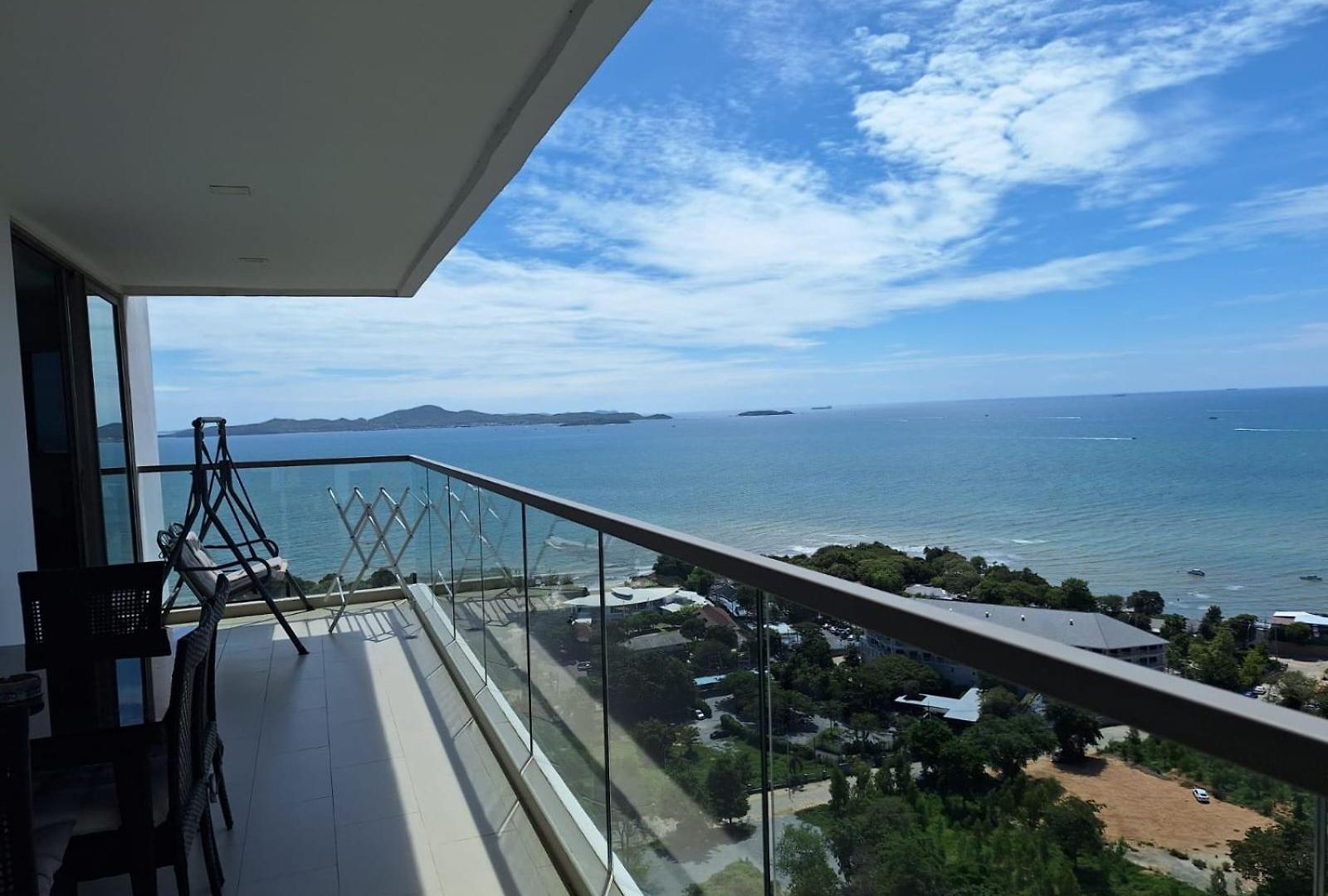 The Peak Towers Sea View Pattaya