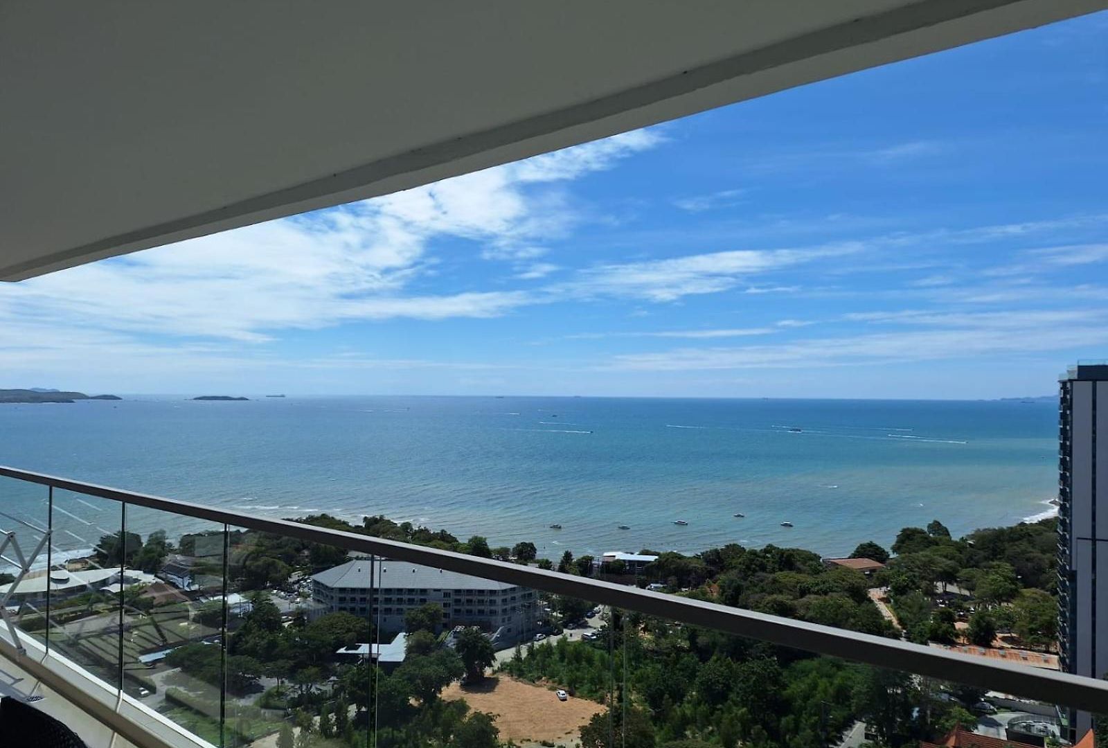 The Peak Towers Sea View อพาร์ทเม้น