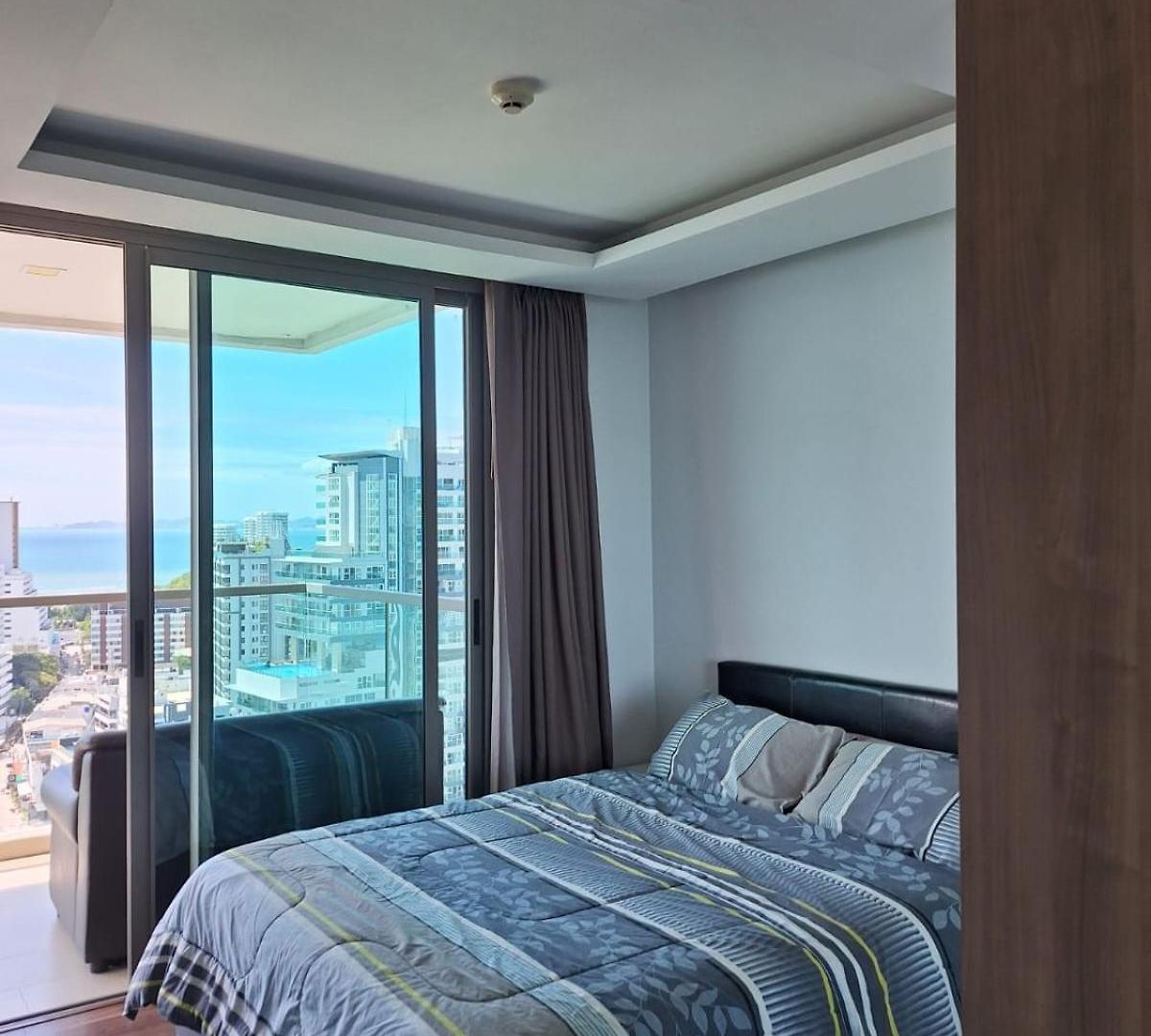 The Peak Towers Sea View อพาร์ทเม้น Pattaya