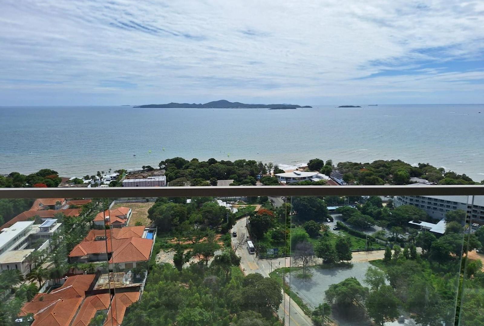 The Peak Towers Sea View Pattaya