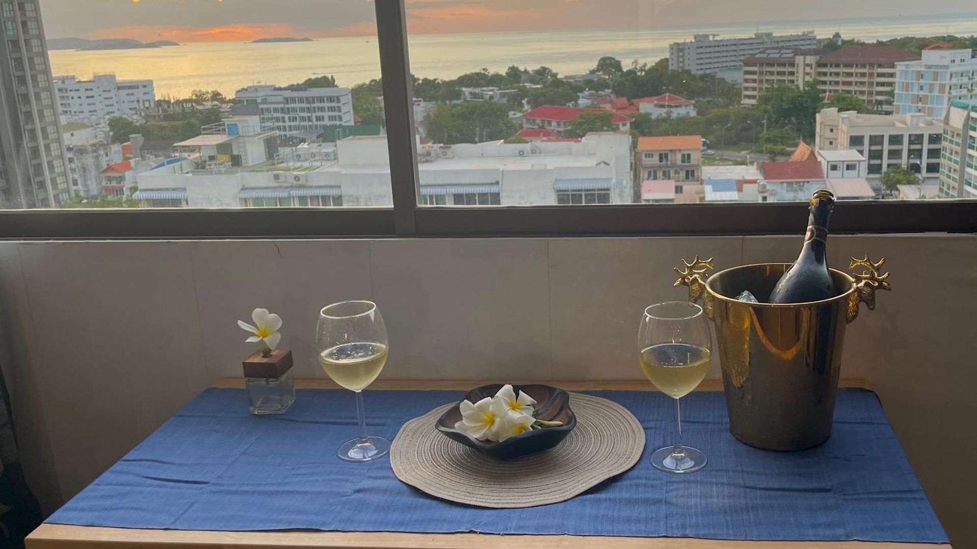 Furnished Studio Near Pattaya Beach - Your Home Away From Home * Pattaya