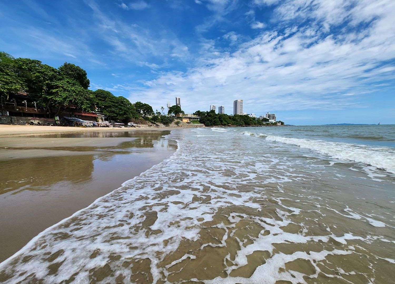 Phratamnak Seaside Pool Pattaya
