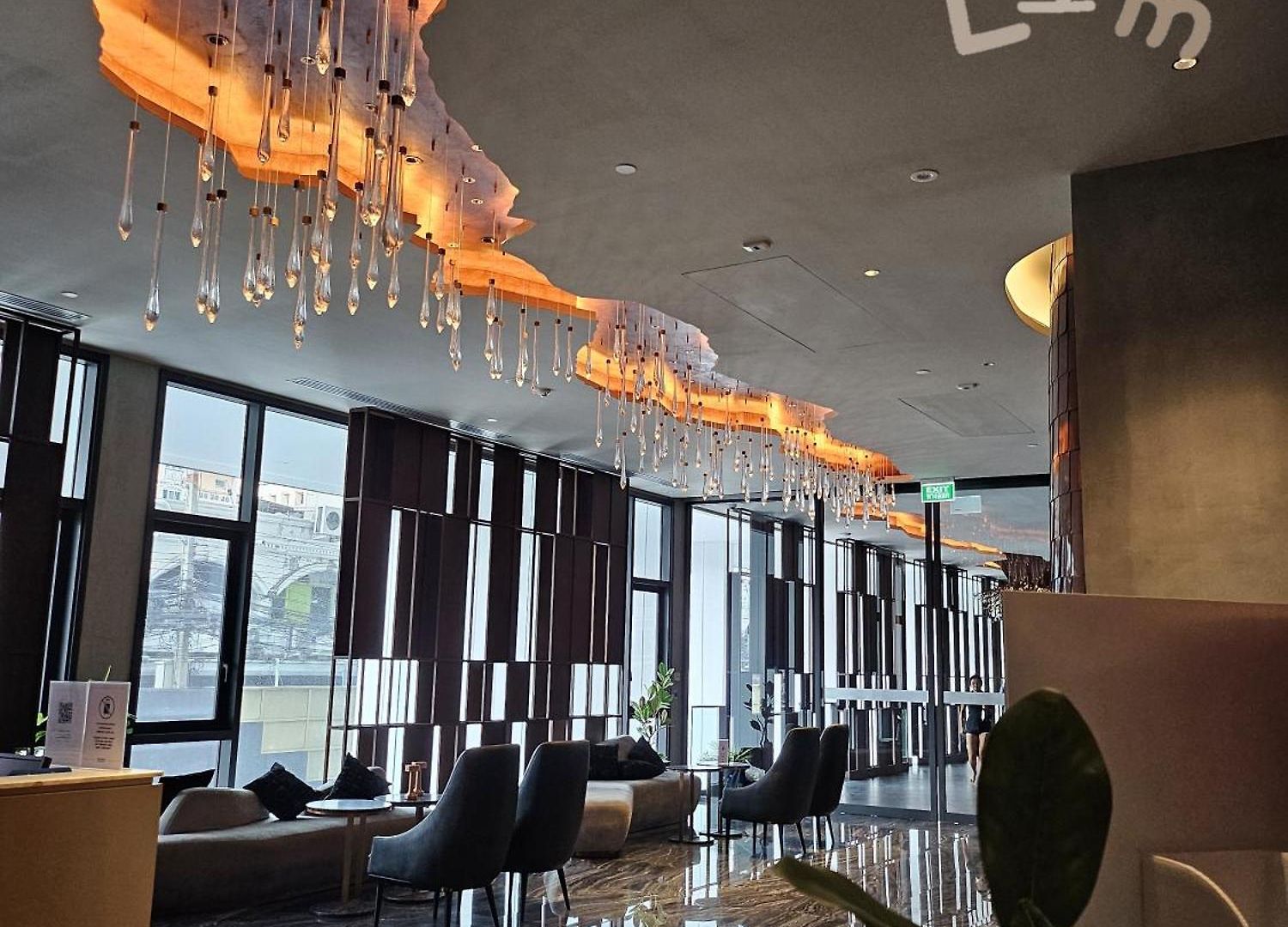 อพาร์ทเม้น The Edge High Floor & Seaview