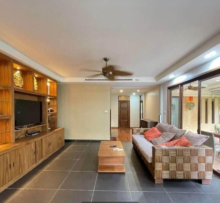 Luxury 5br Pool Pattaya-family & Friends Fun Escape-bbq, Pool Table Villa