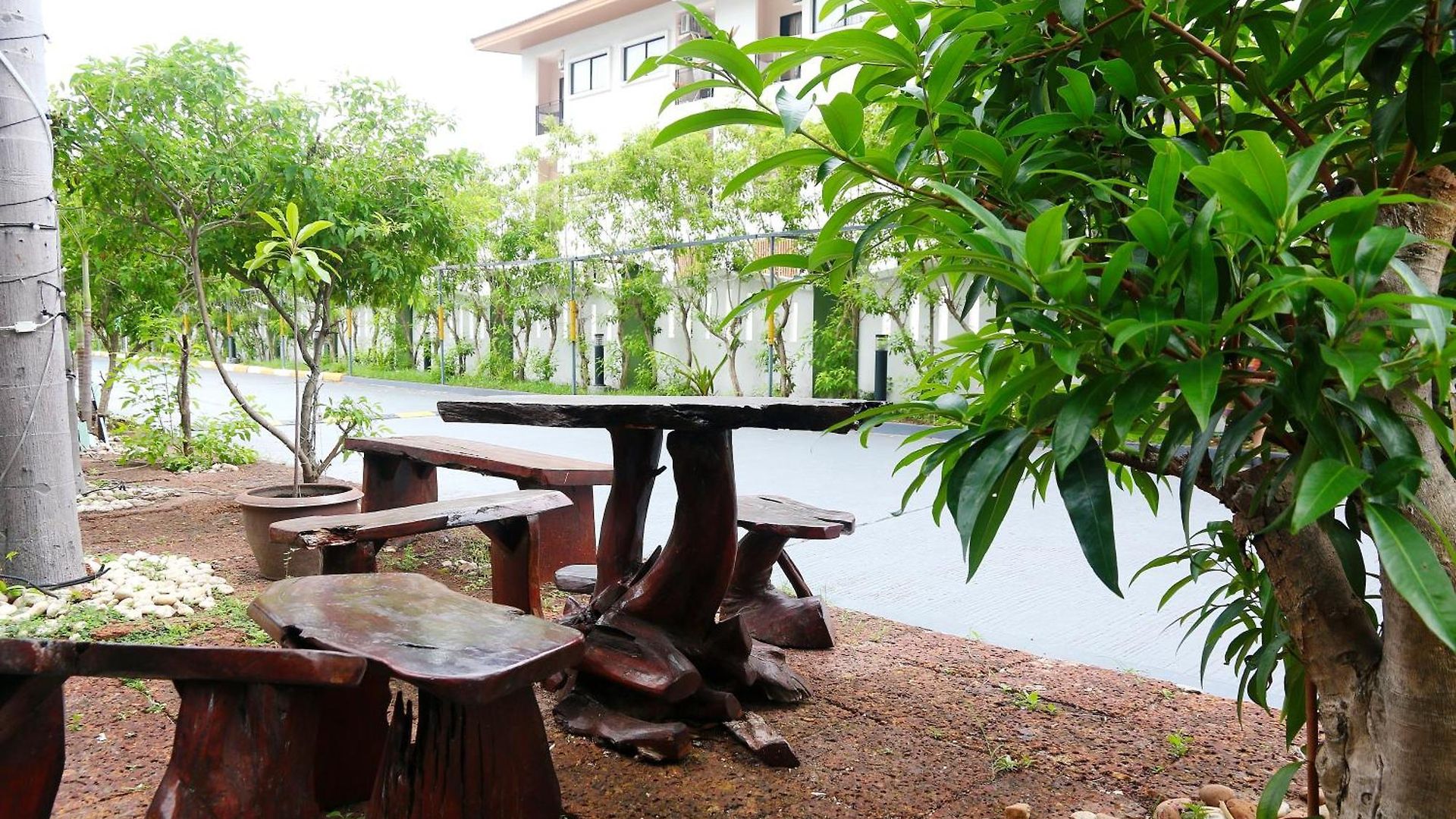 Hotel Arthitaya Nature & Lakkhana Poolside