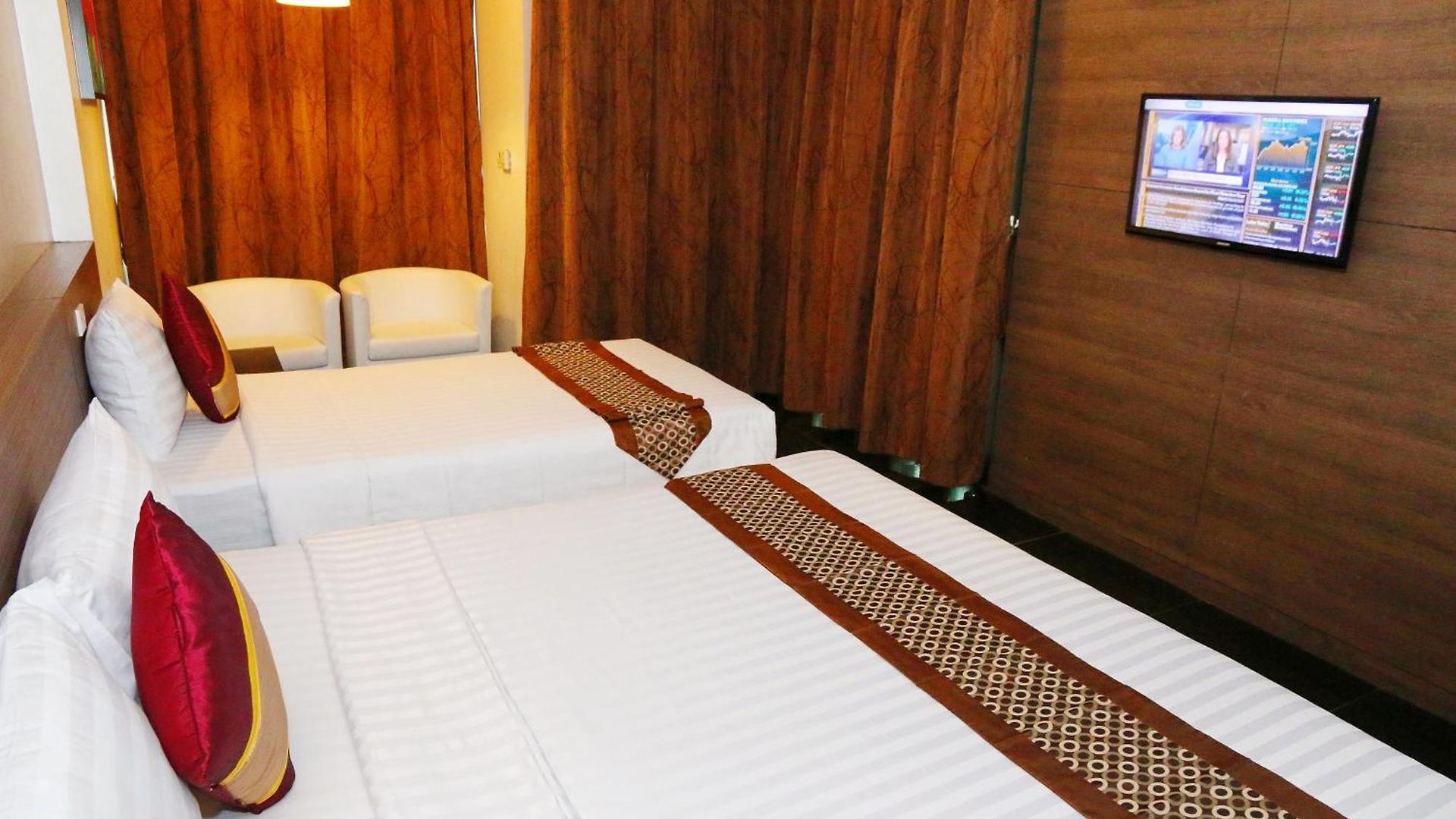 Hotel Arthitaya Nature & Lakkhana Poolside Pattaya