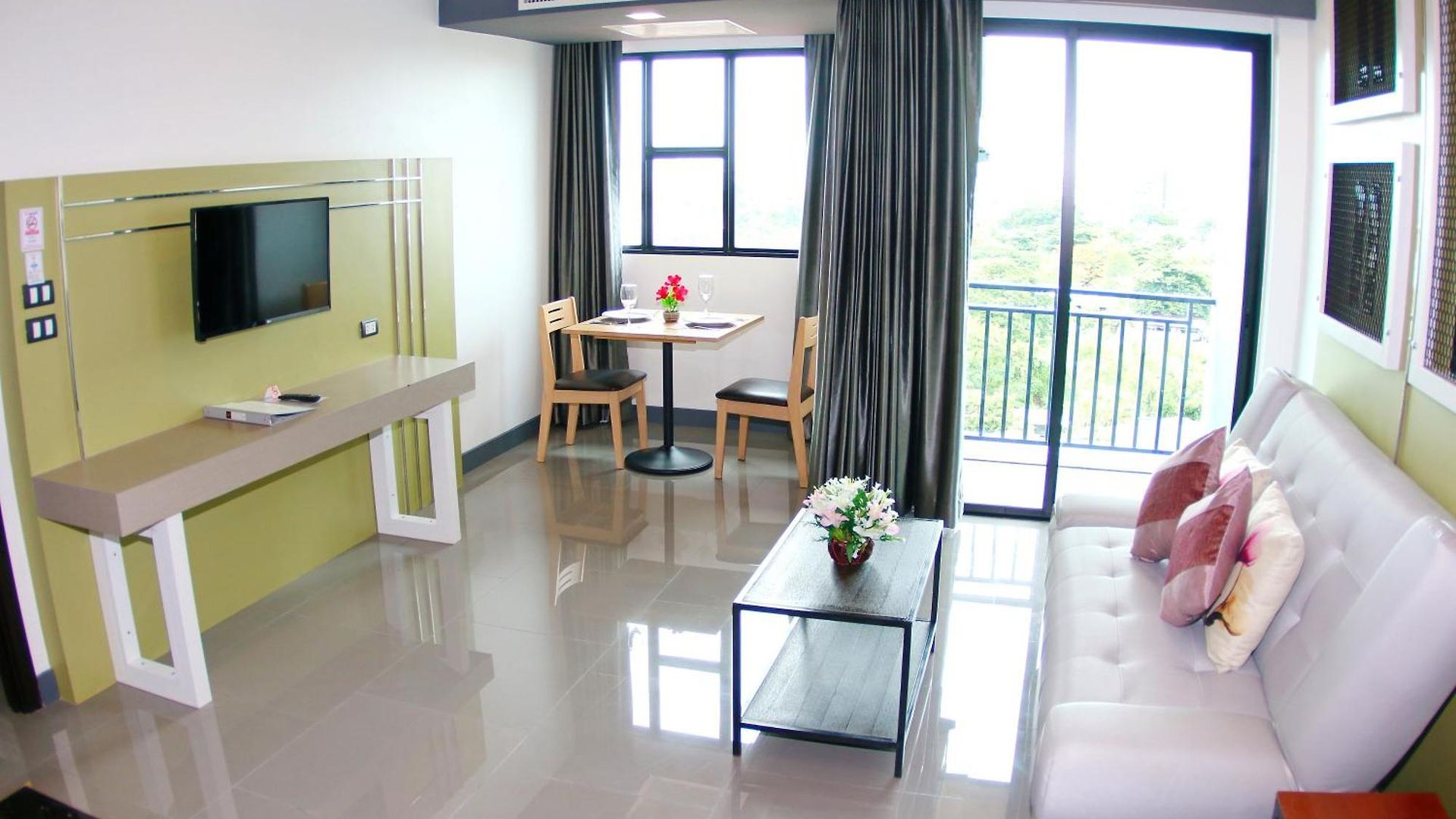 Arthitaya Nature & Lakkhana Poolside 5*