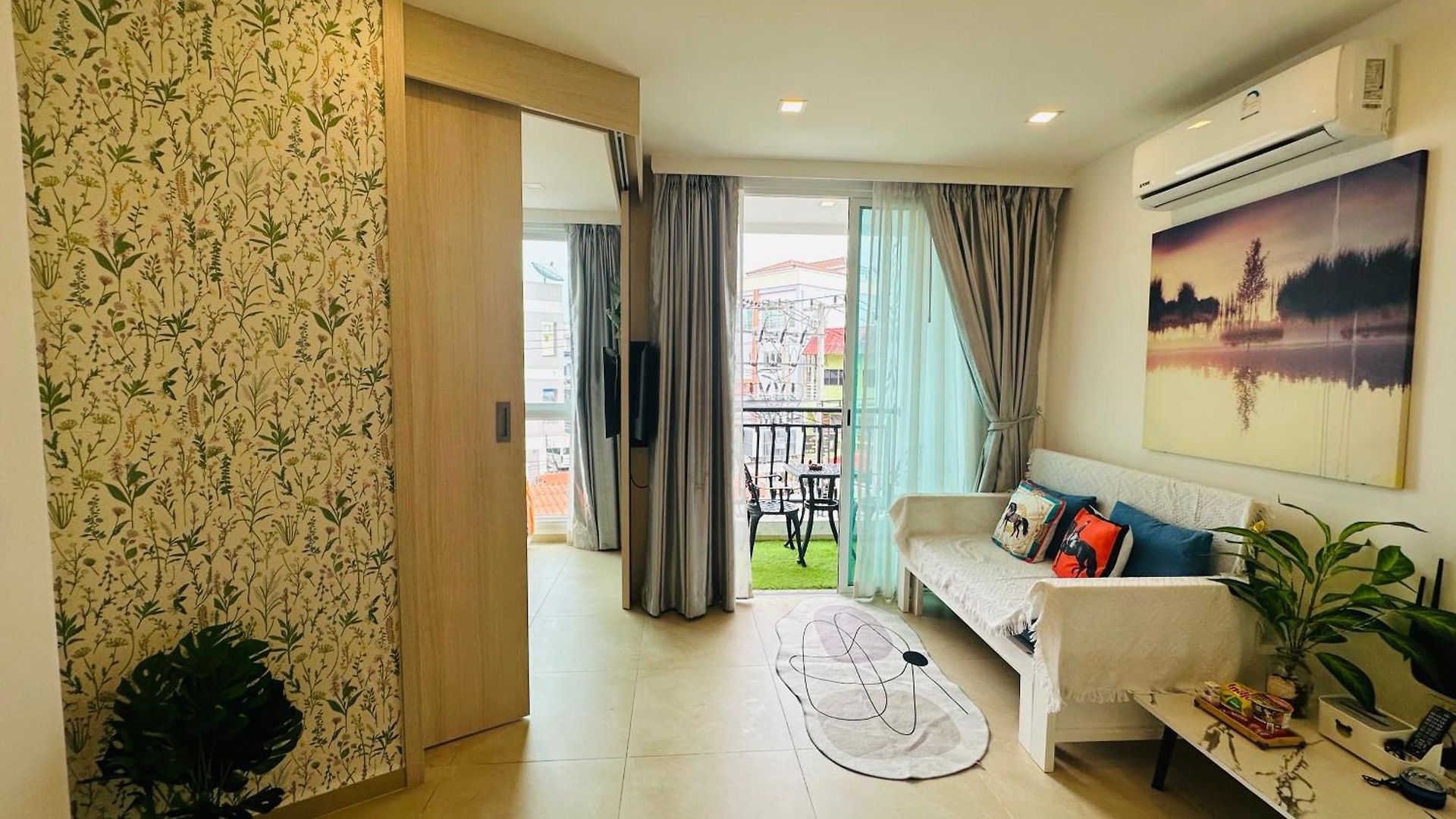 Center Luxurious Garden 2 Apartment *