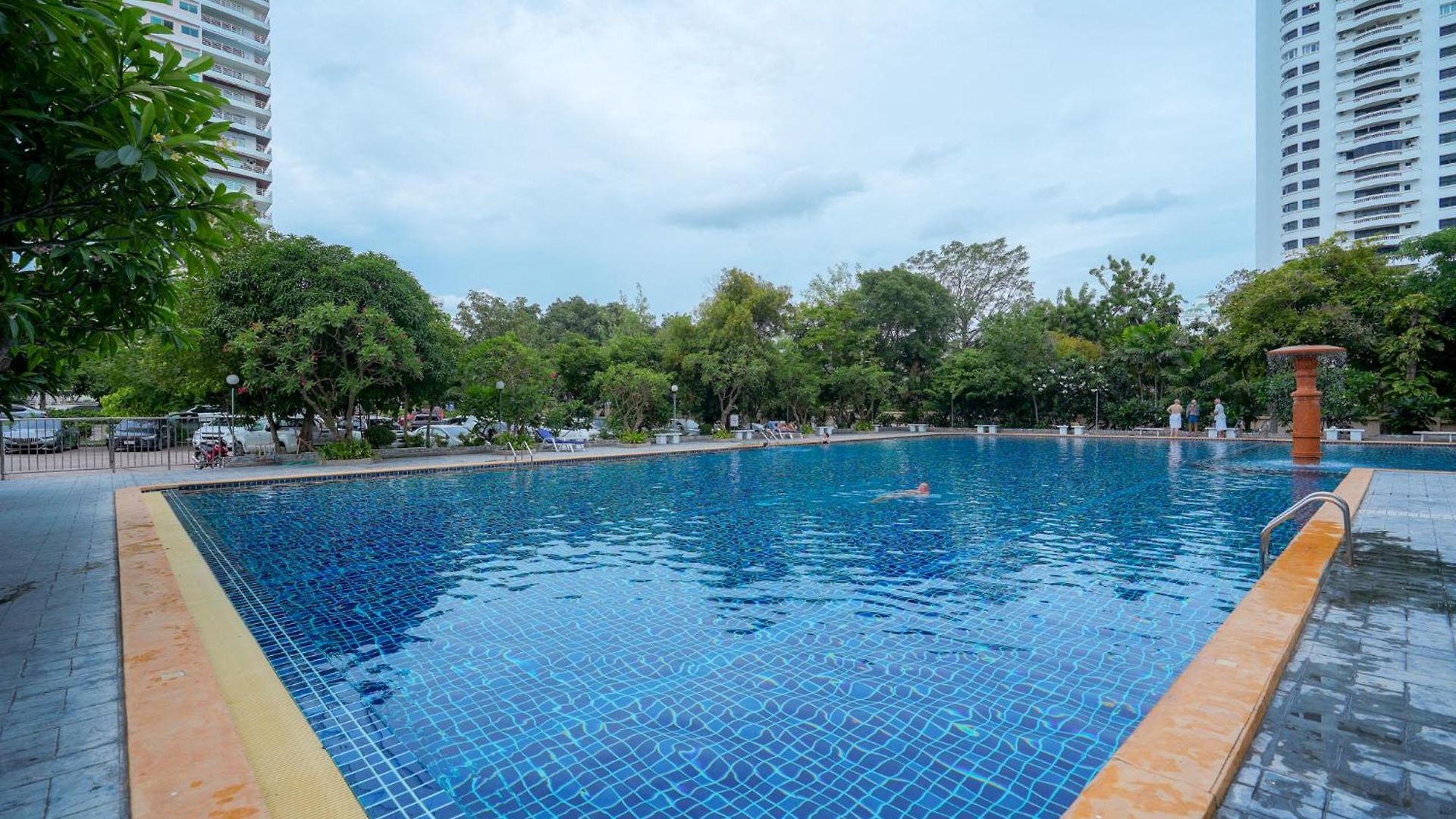 อพาร์ทเม้น Jomtien Seaview At View Talay 5 ,big Pool