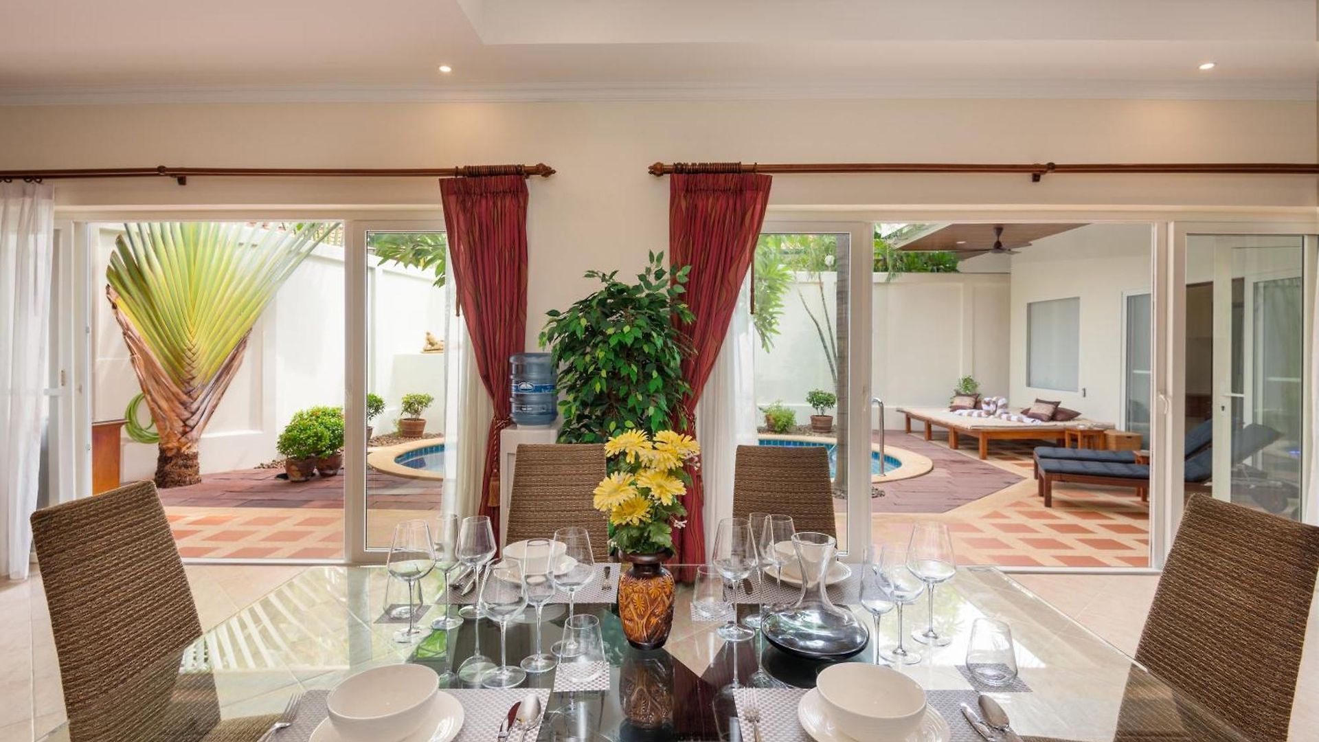 Village Austria Luxury Pool Pattaya