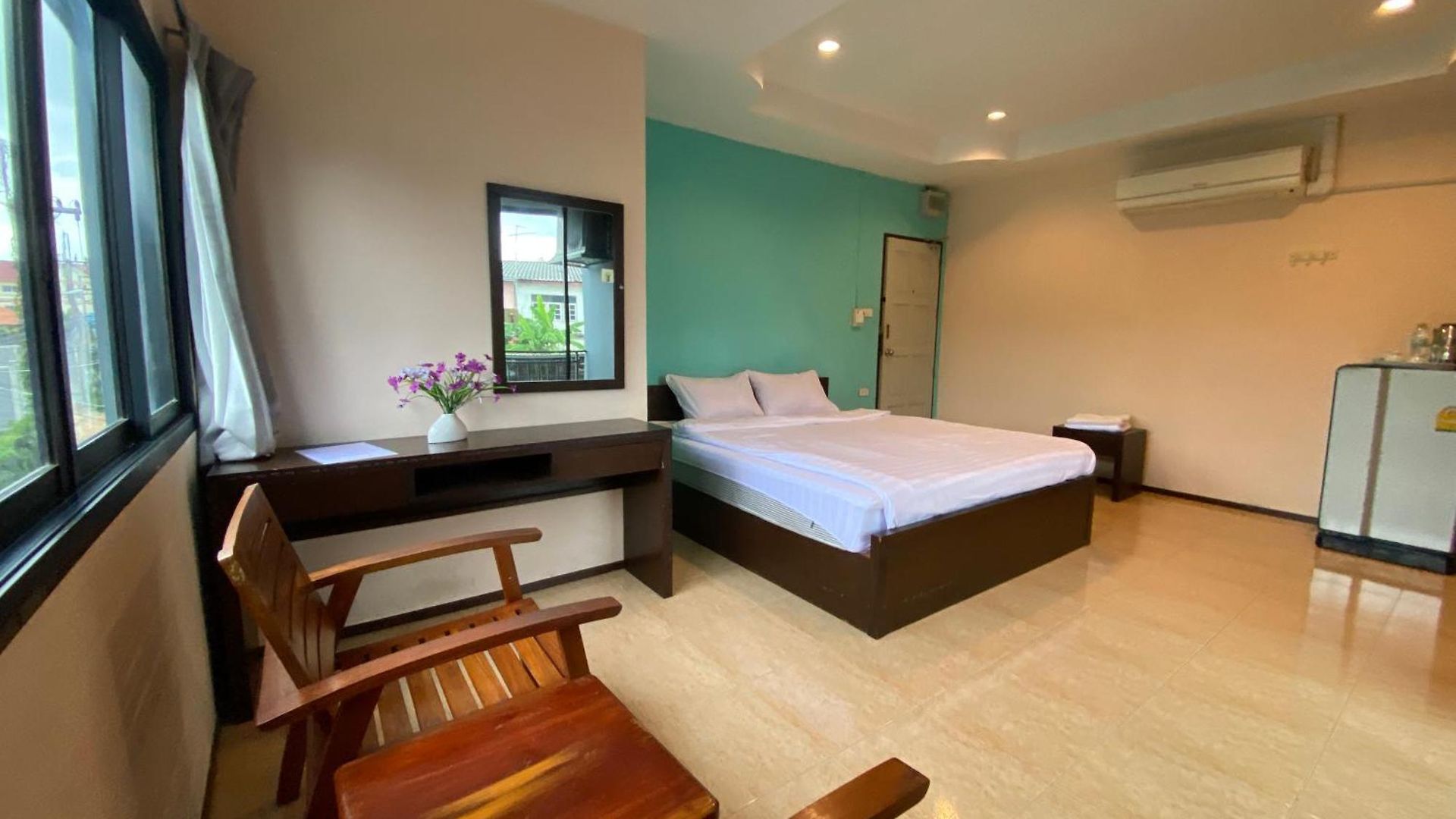 โรงแรม X5 *