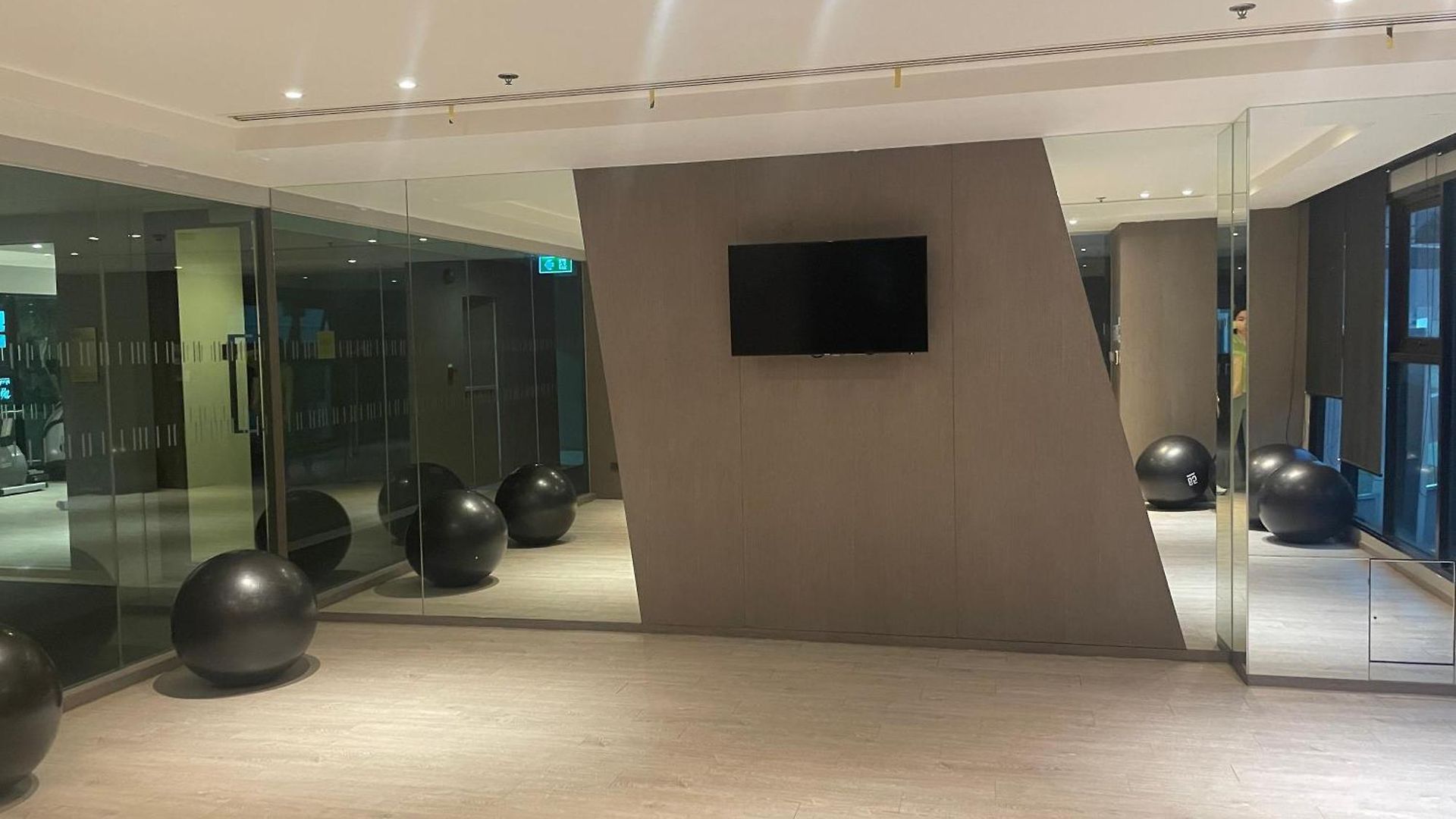 อพาร์ทเม้น The Base Super *