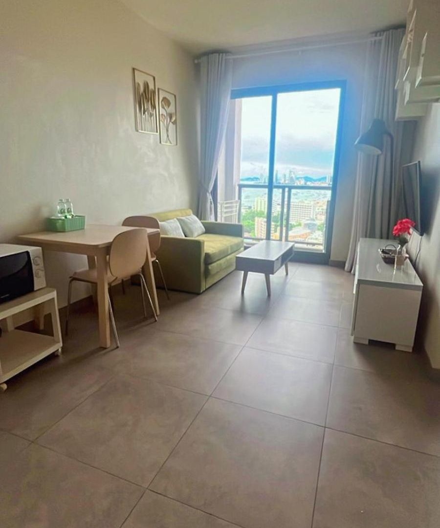 อพาร์ทเม้น Sea View Spacious Near Walking Street *