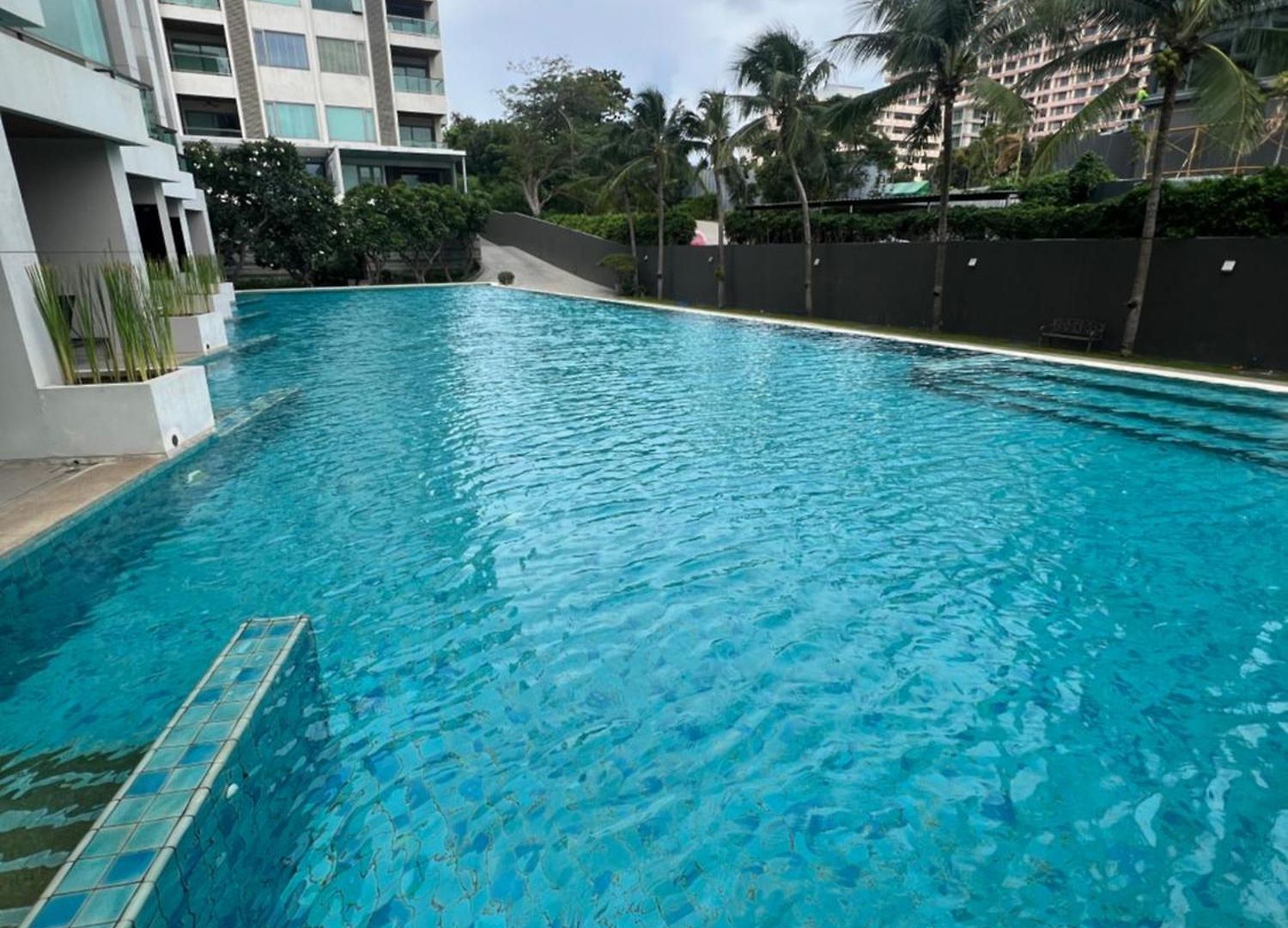Ananya Beachfront Wongamat Paradise อพาร์ทเม้น