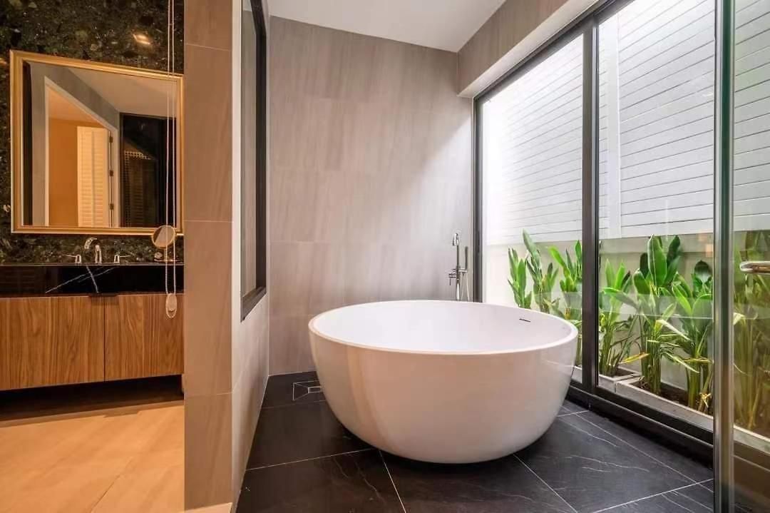 Moon 5-bedroom Luxury Pool *