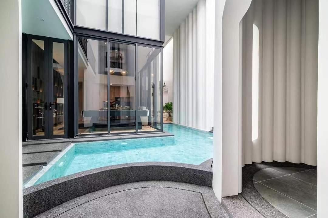 Moon 5-bedroom Luxury Pool