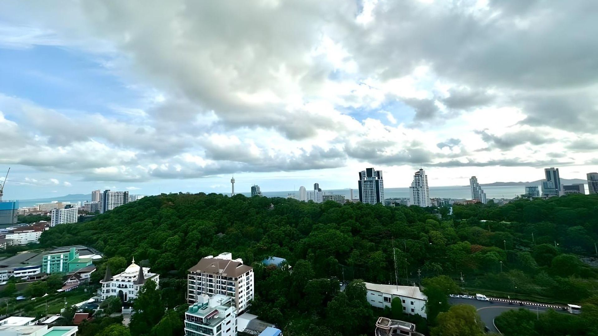 Unixx South - Only Sea View Apartment