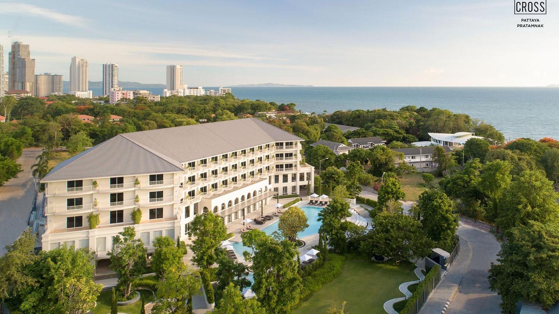 Cross Pratamnak โรงแรม 5*