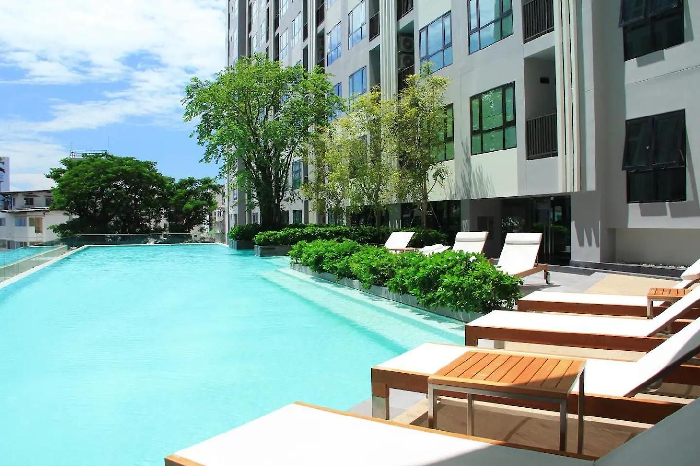 & Infinity Pool *