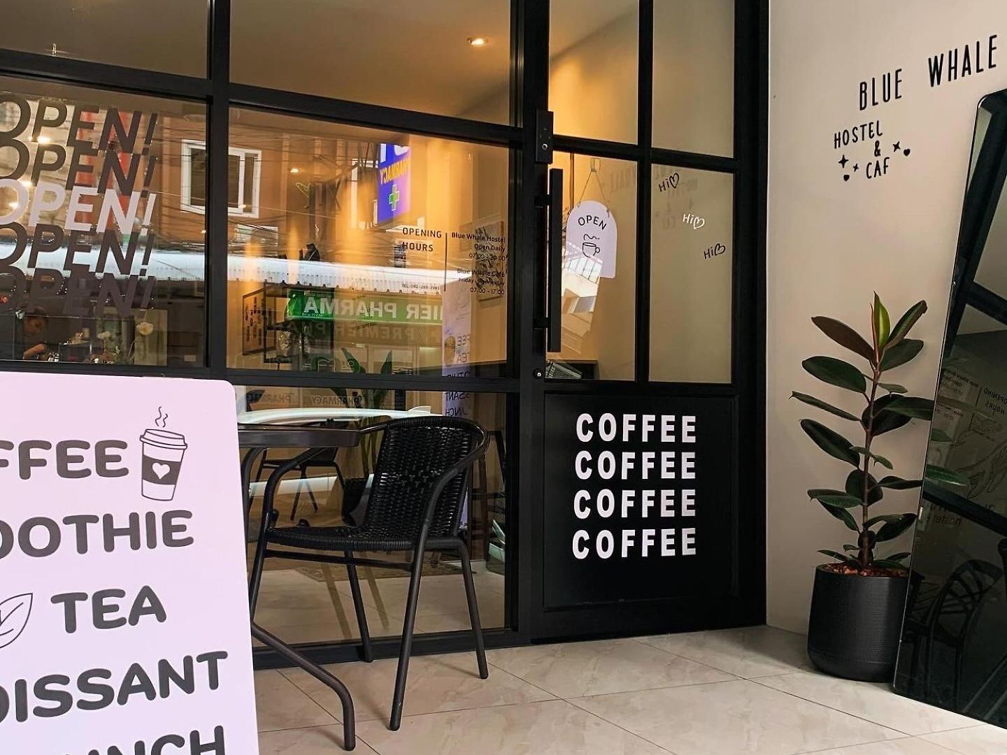 ที่พัก Blue Whale & Cafe
