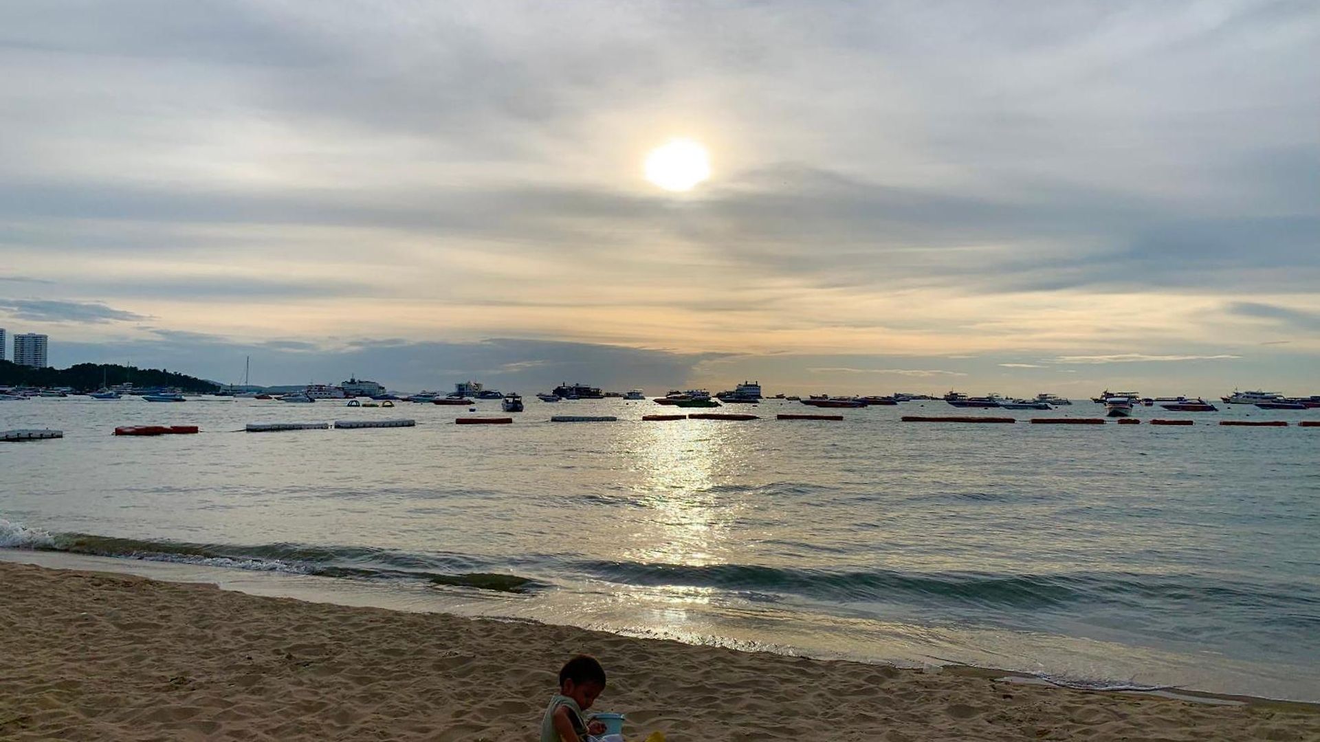 Blue Whale & Cafe Pattaya