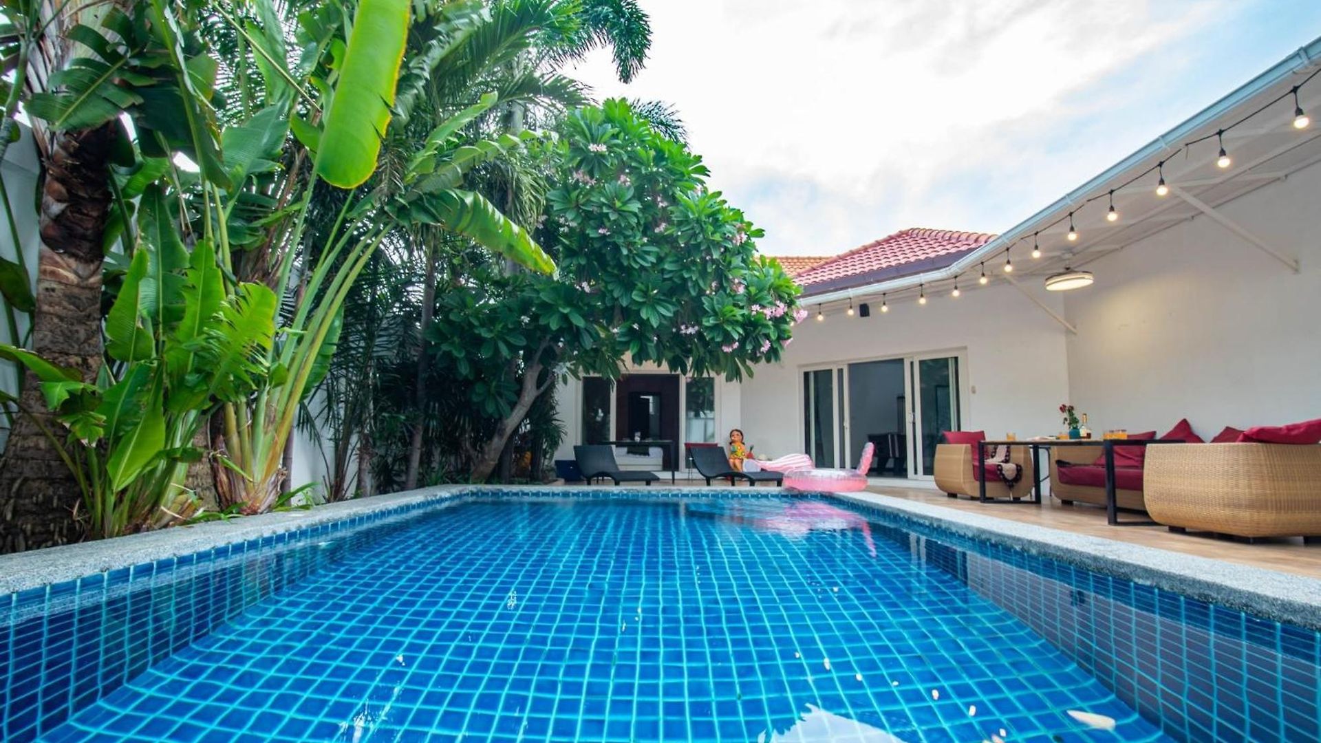 Private Pool 3b Snooker Karaoke 200m Villa