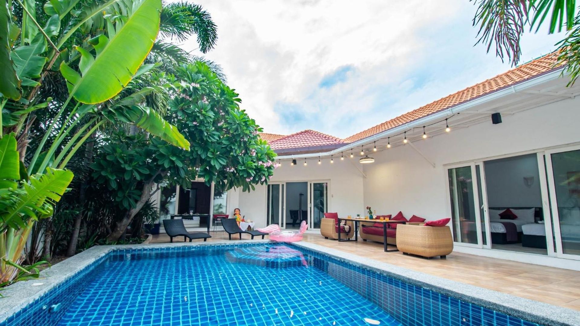 Private Pool 3b Snooker Karaoke 200m Villa *