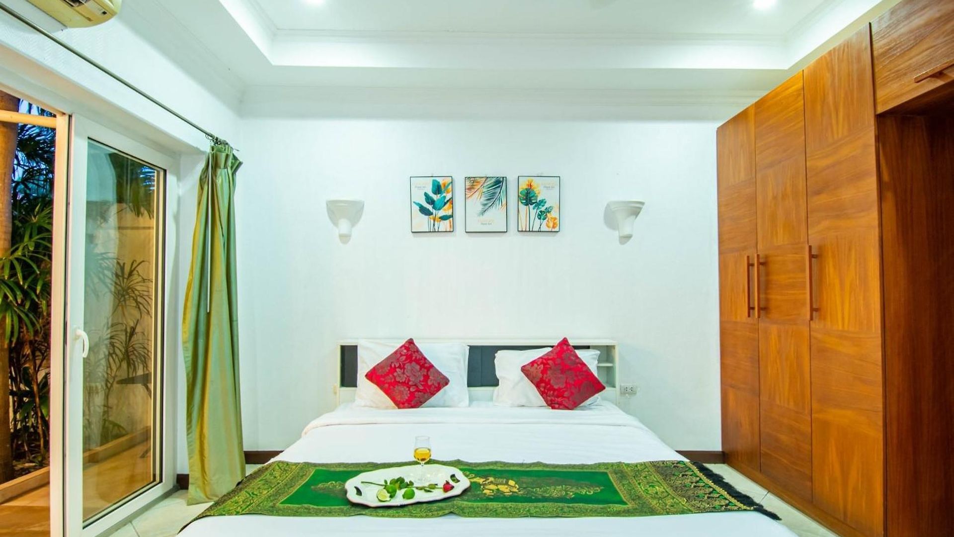 Private Pool 3b Snooker Karaoke 200m Villa