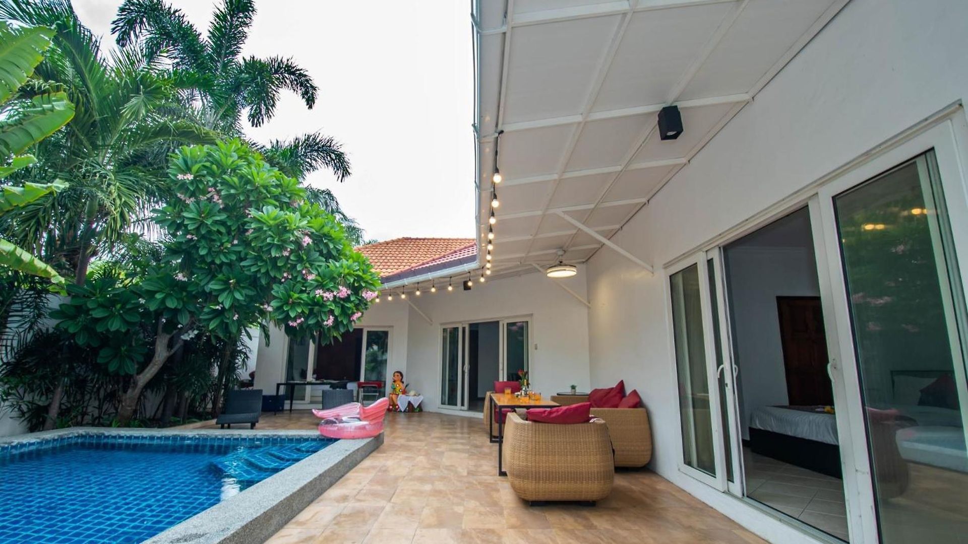 Private Pool 3b Snooker Karaoke 200m Villa *