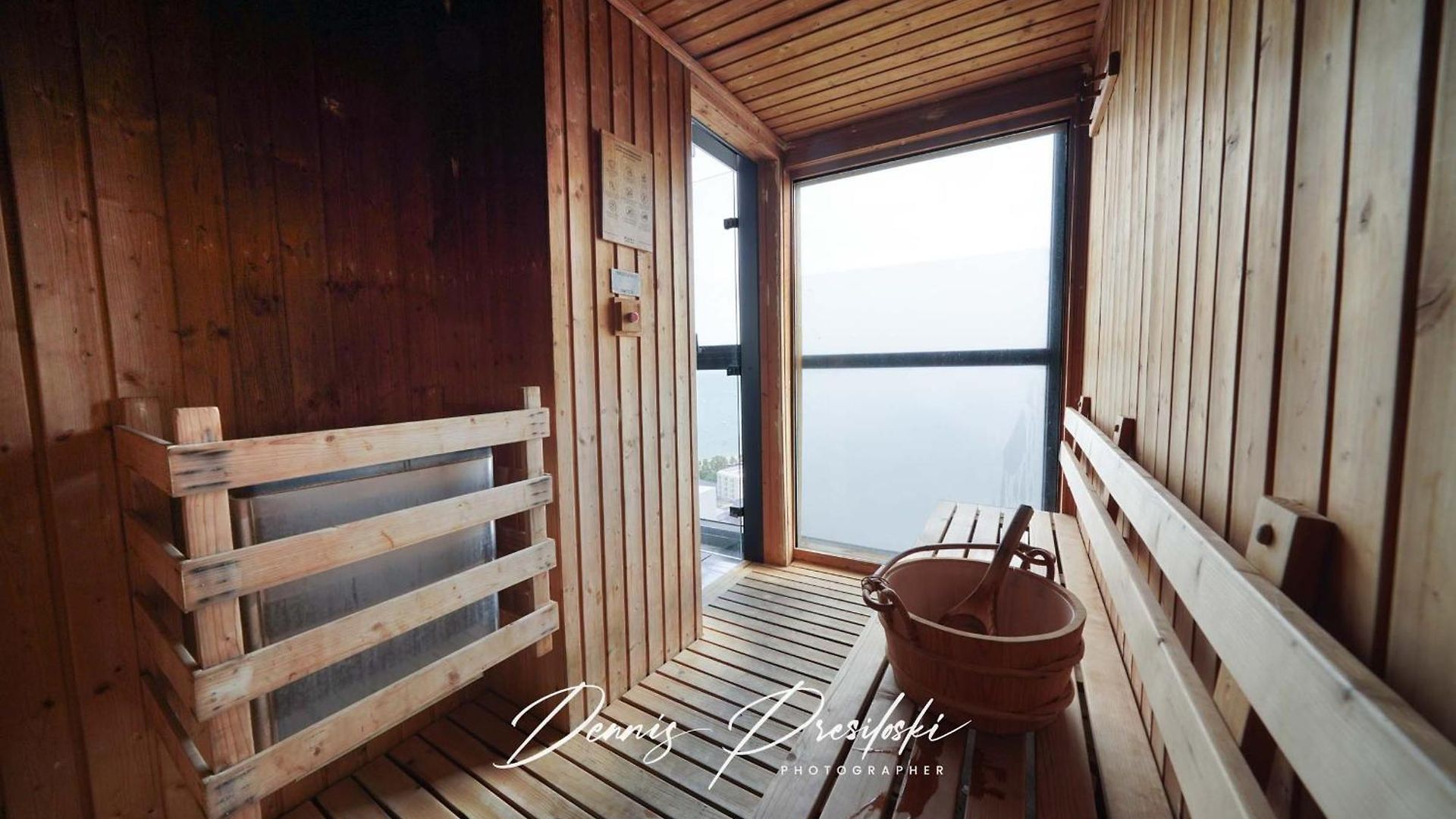 อพาร์ทเม้น Luxury Edge Seaview Pattaya