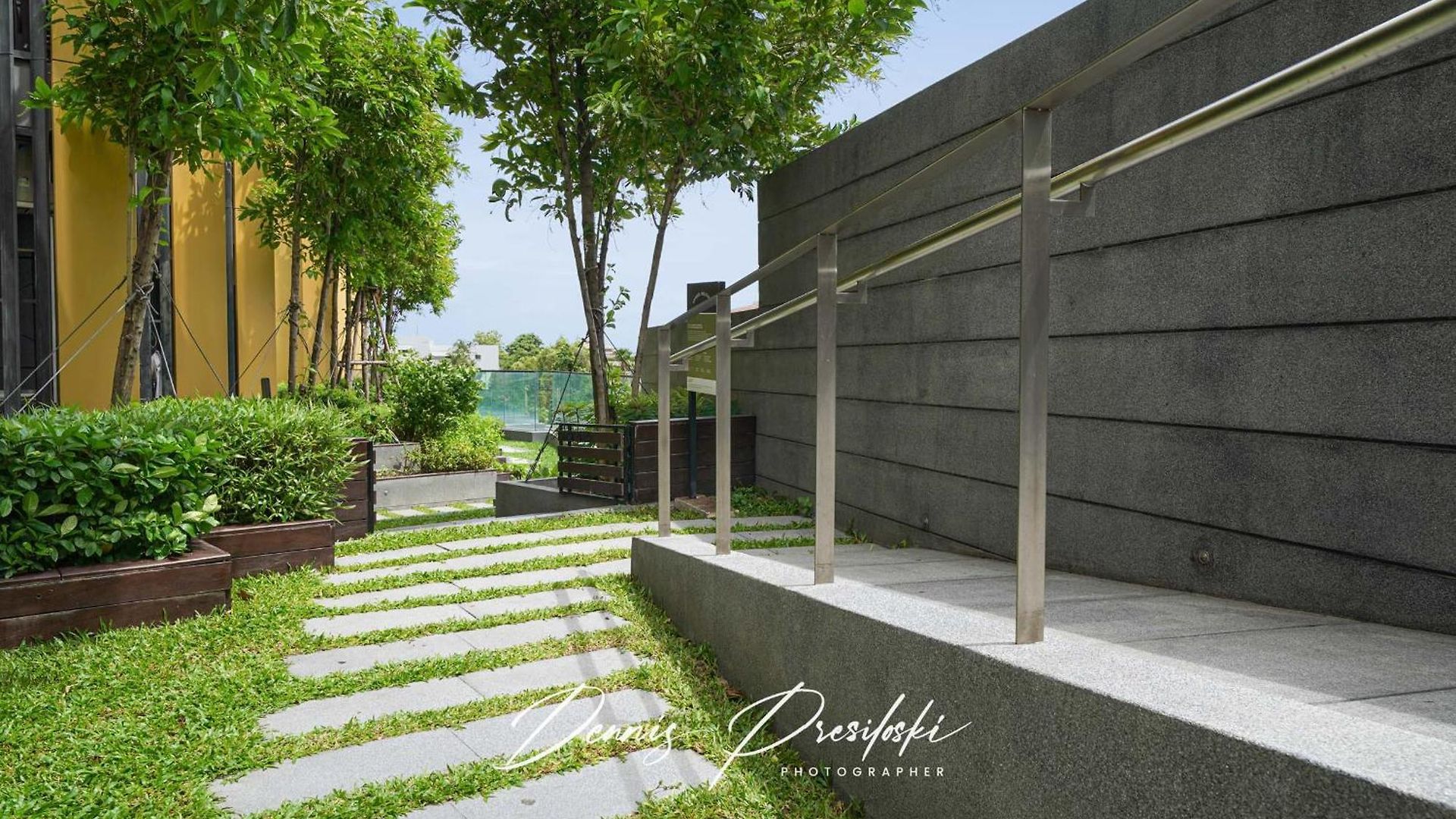 อพาร์ทเม้น Luxury Edge Seaview