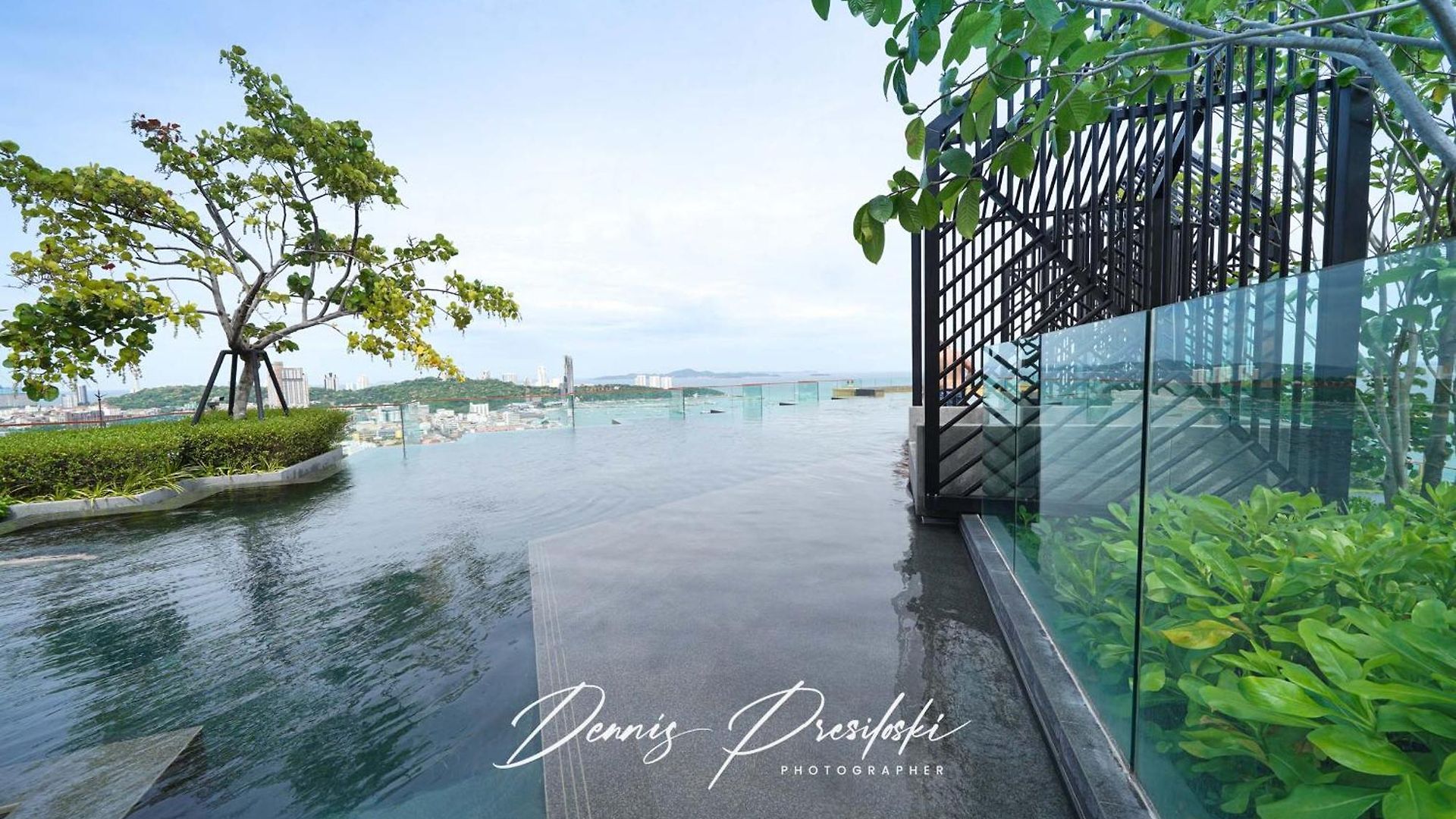 อพาร์ทเม้น Luxury Edge Seaview *