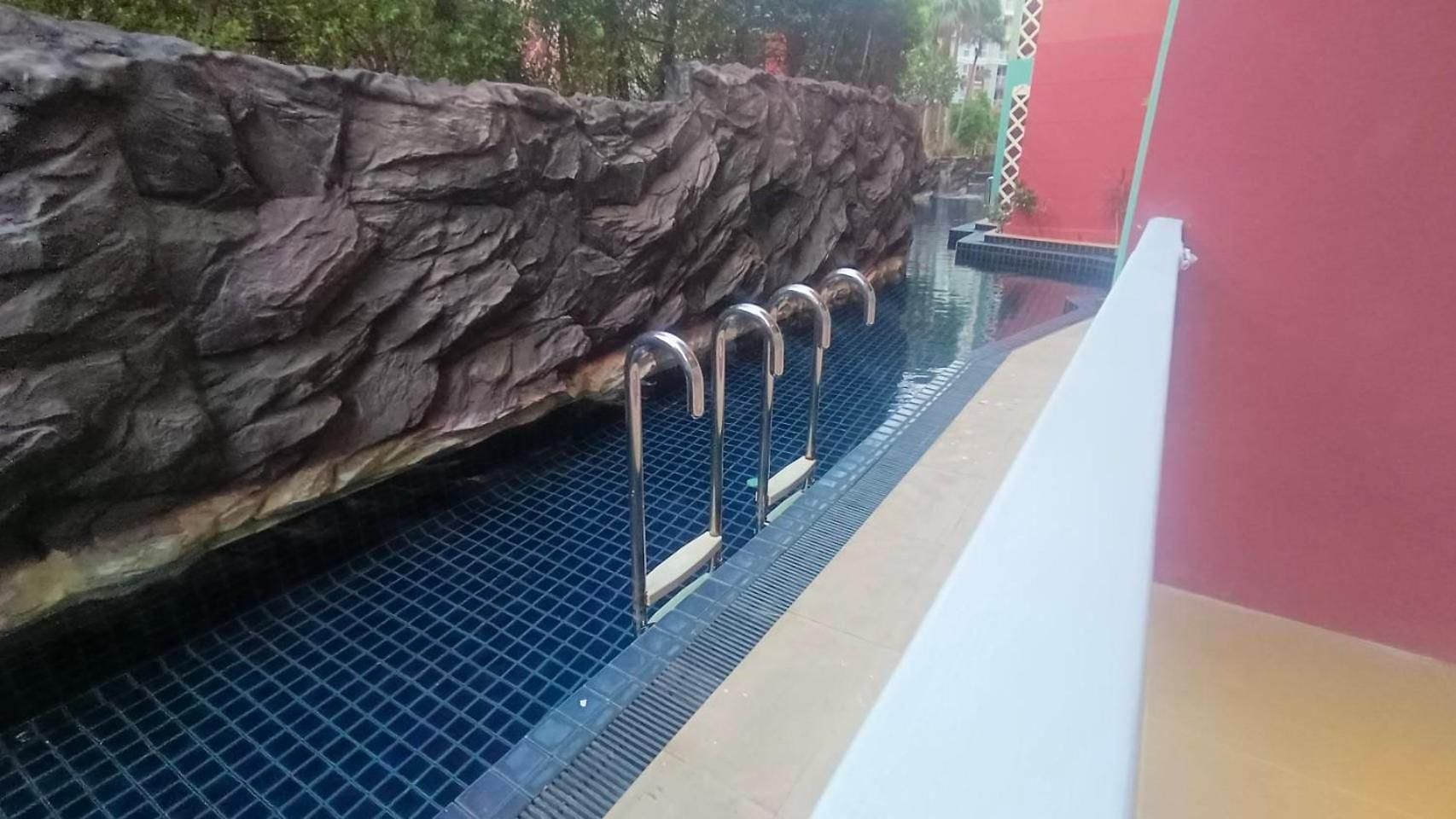 The Grand Caribbean Pool Access