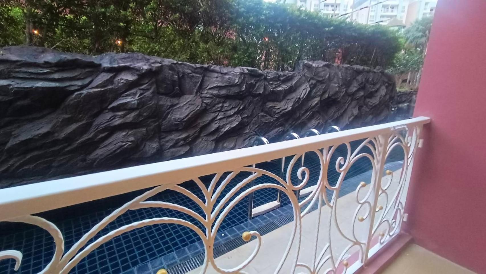 The Grand Caribbean Pool Access Pattaya