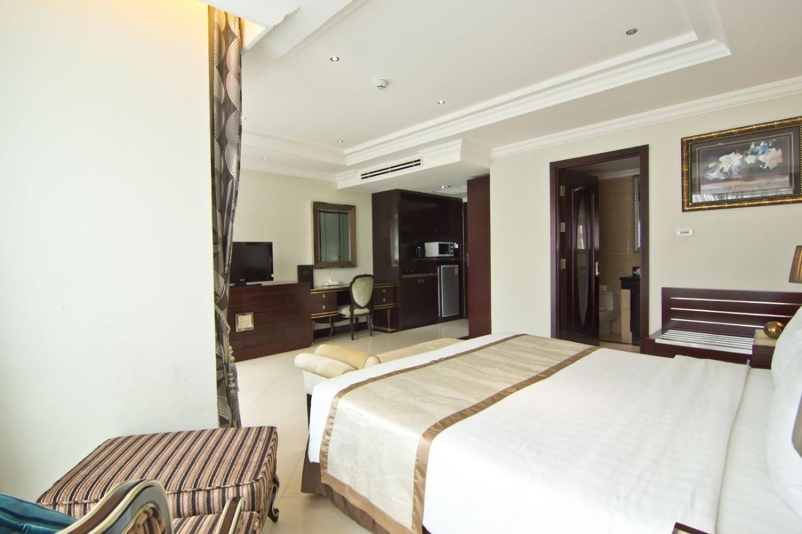 โรงแรม แอลเค รอยอล วิง 3*