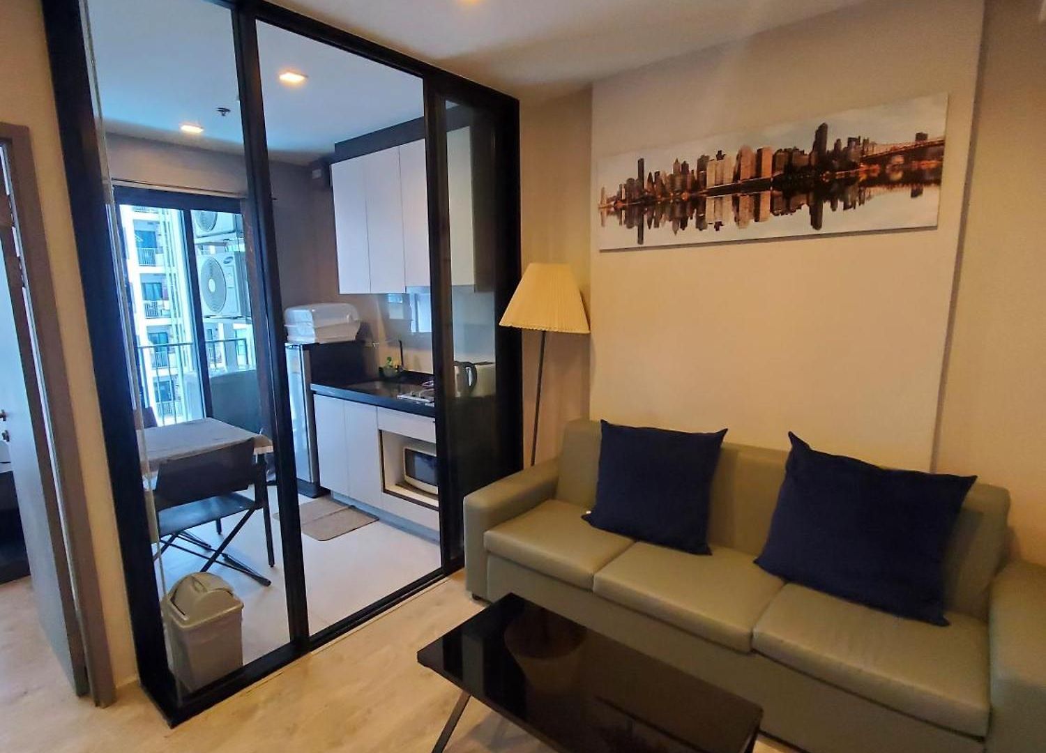 อพาร์ทเม้น The Base At Pattaya