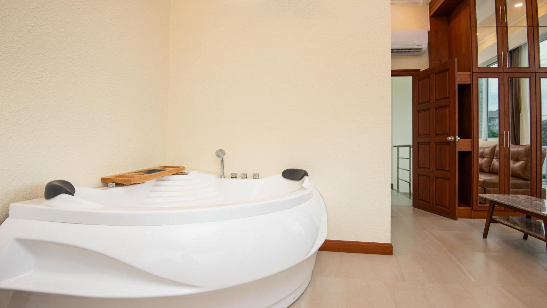 Pratamnak Luxury รีสอร์ท *