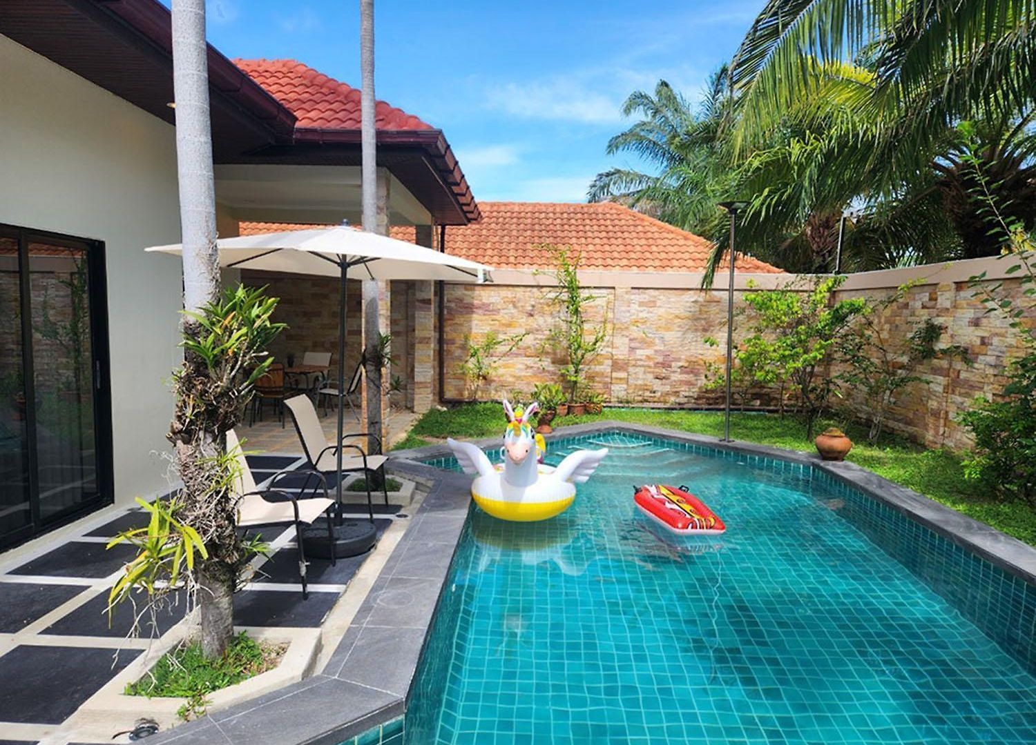 วิลล่า Phratamnak Seaside Pool *