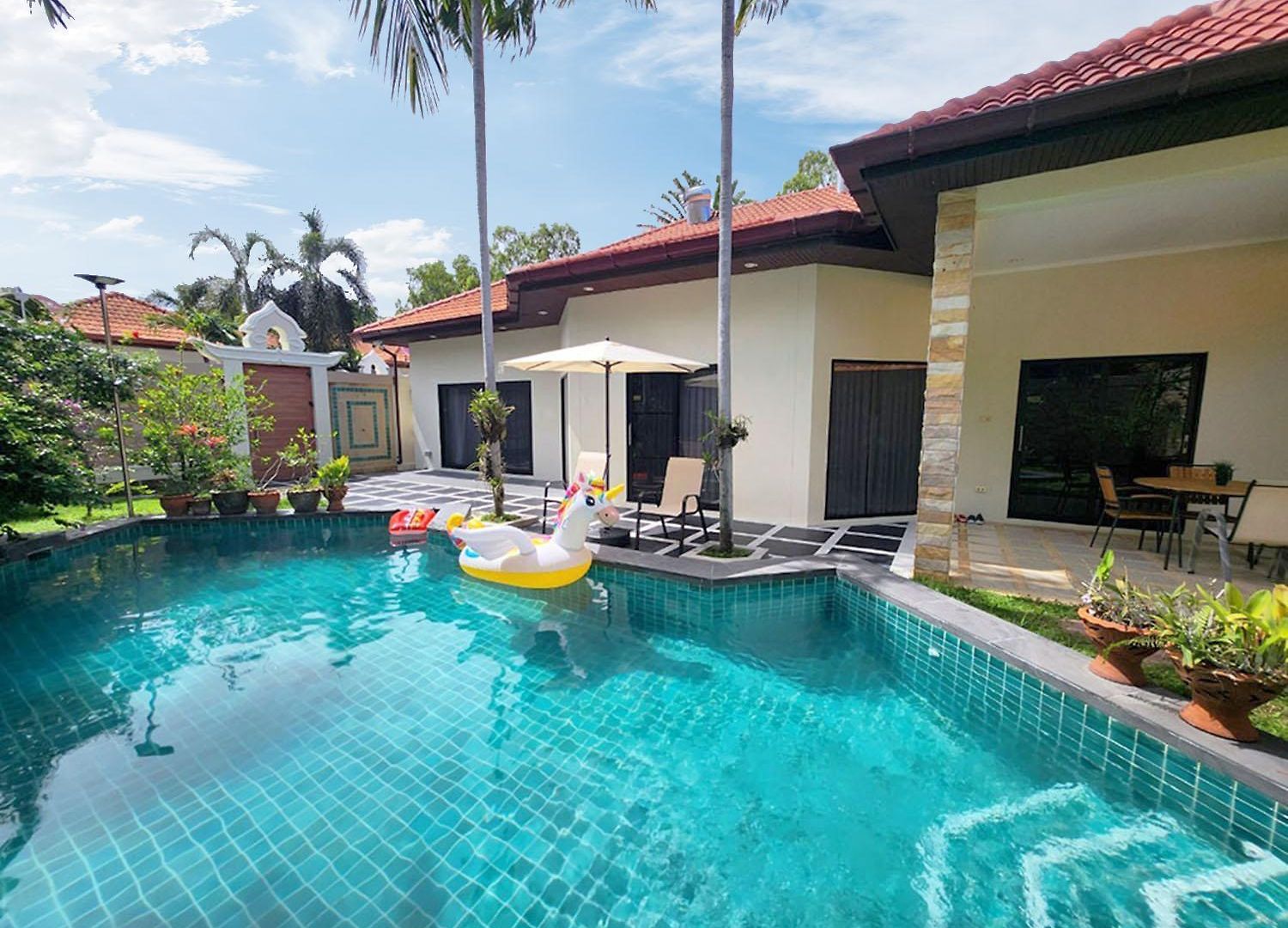 วิลล่า Phratamnak Seaside Pool Pattaya