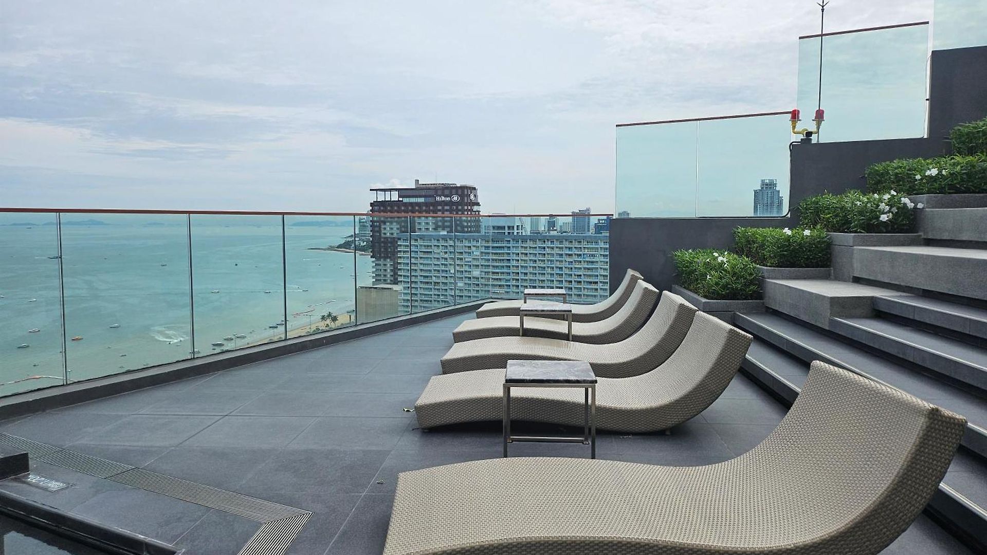 The Edge High Floor & Seaview