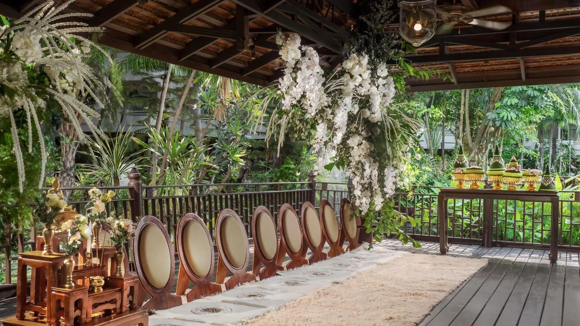 โรงแรม Avani